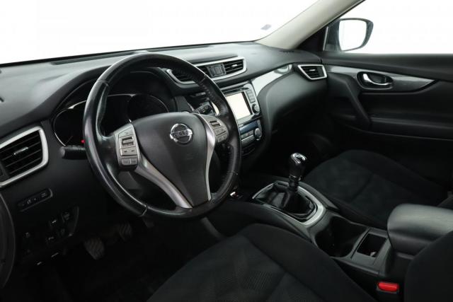 Nissan X-Trail image 2