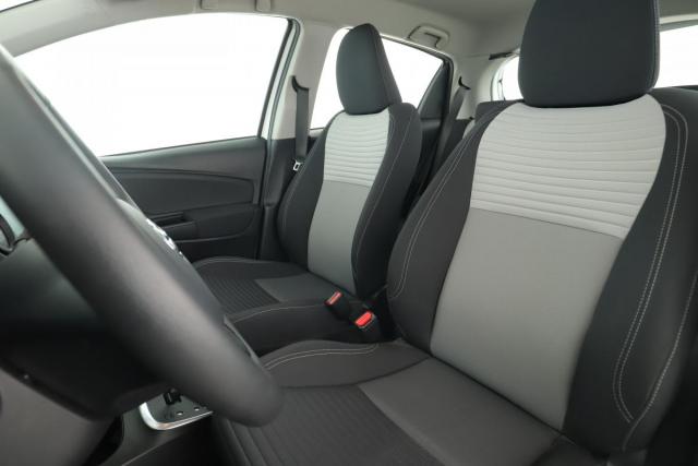 Toyota Yaris image 8
