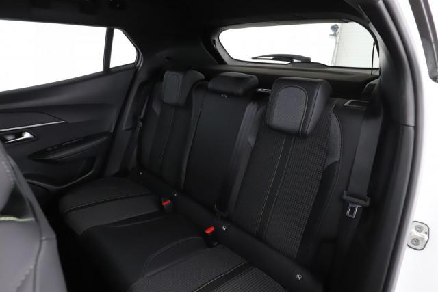 Peugeot 2008 image 6