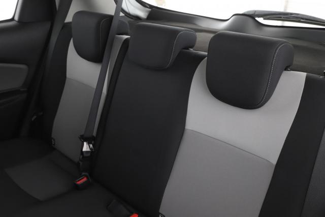 Toyota Yaris image 2