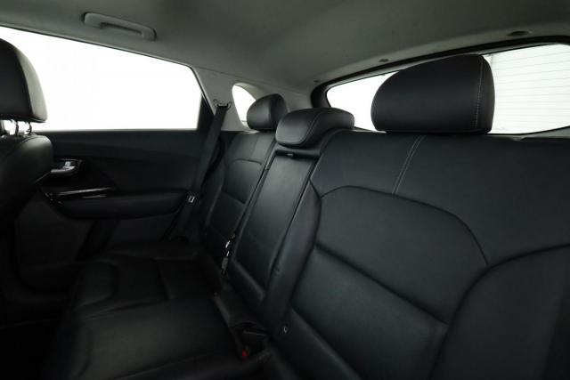 Kia Niro image 5