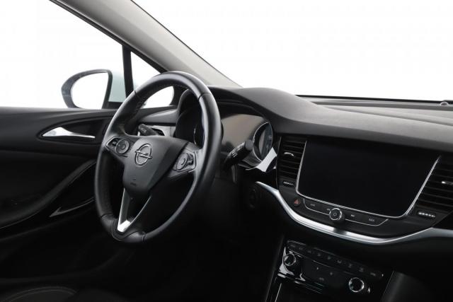 Opel Astra Sports Tourer image 9