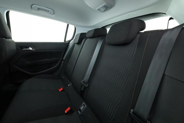 Peugeot 308 image 9