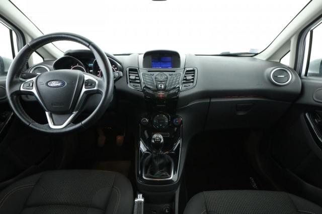 Ford Fiesta image 9