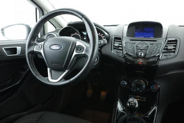 Ford Fiesta image 2