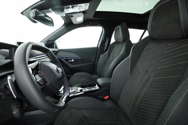 Peugeot 2008 image 6