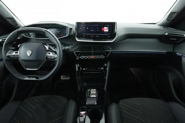 Peugeot 2008 image 3