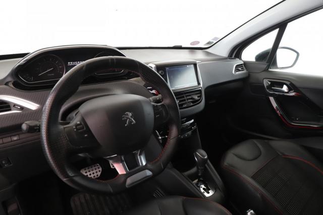 Peugeot 208 image 6