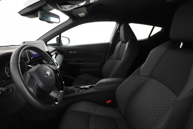 Toyota C-Hr image 2