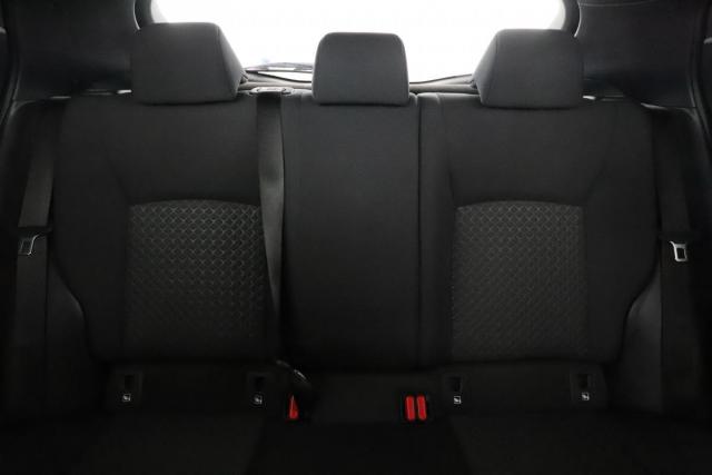 Toyota C-Hr image 6