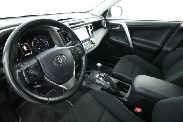 Toyota Rav4 image 8