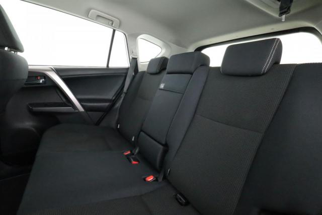 Toyota Rav4 image 7