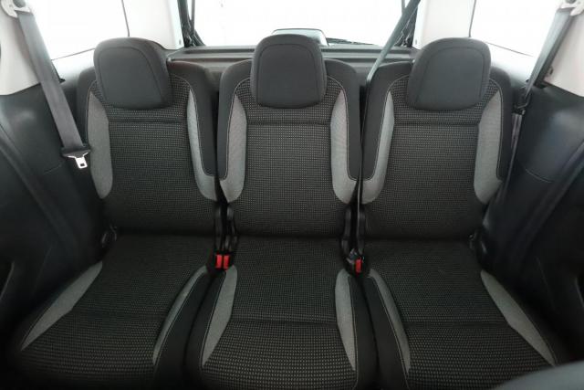 Peugeot Partner Tepee image 8