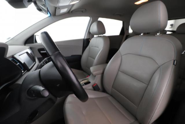 Kia Niro image 9