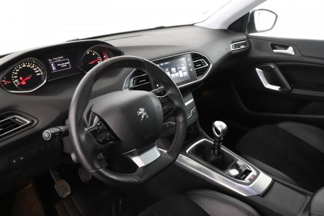Peugeot 308 image 9
