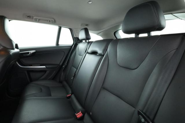 Volvo V60 image 4