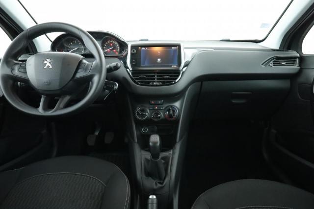 Peugeot 208 image 1