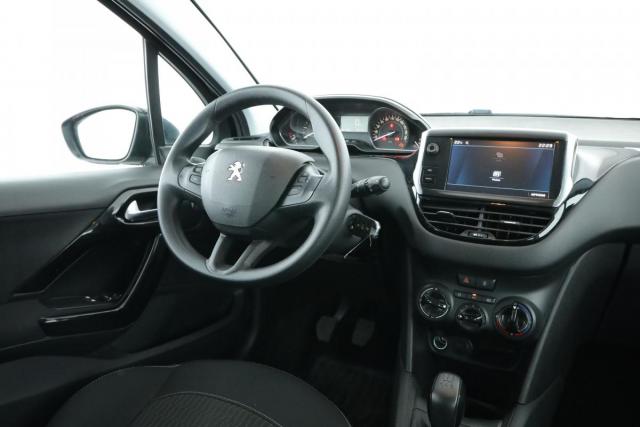 Peugeot 208 image 6