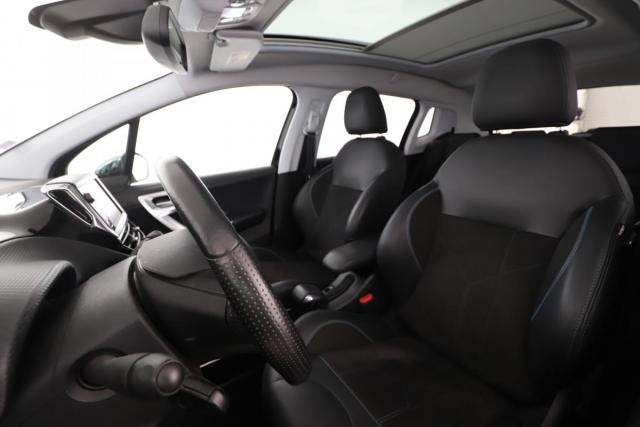 Peugeot 2008 image 3