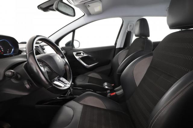 Peugeot 2008 image 6