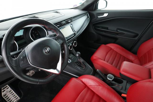 Alfa Romeo Giulietta image 8