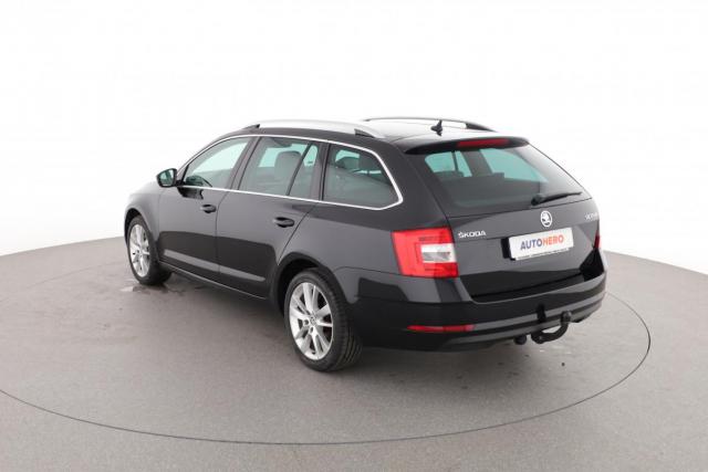 Skoda Octavia image 8