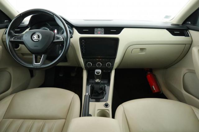 Skoda Octavia image 9