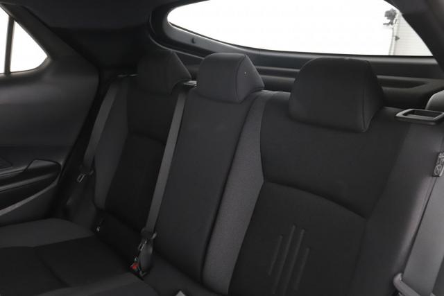 Toyota C-Hr image 7