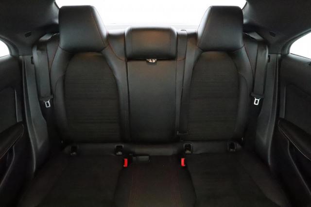 Mercedes Benz Cla image 7