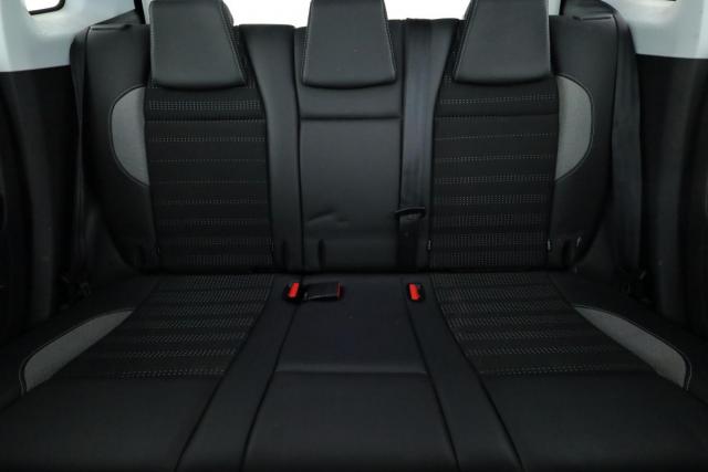 Peugeot 2008 image 2