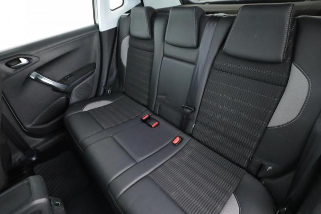 Peugeot 2008 image 6