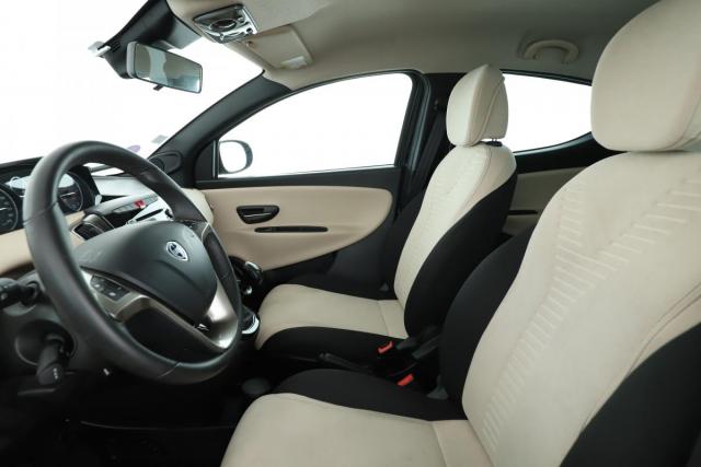 Lancia Ypsilon image 8