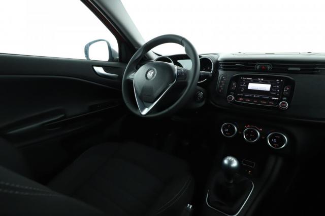 Alfa Romeo Giulietta image 1