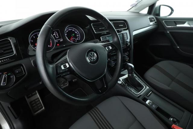 Volkswagen Golf image 2