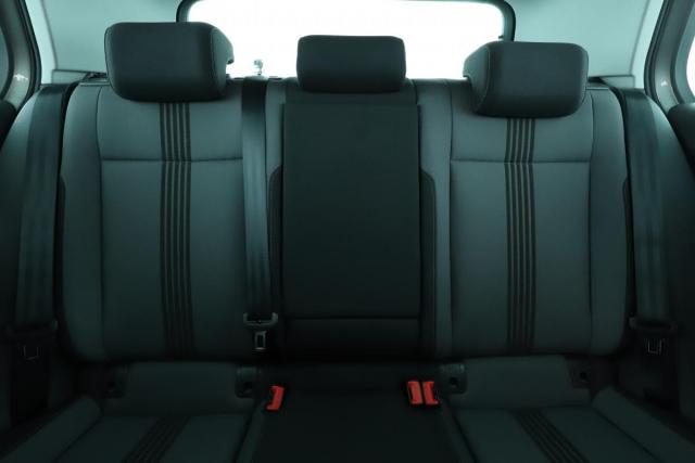 Volkswagen Golf image 4