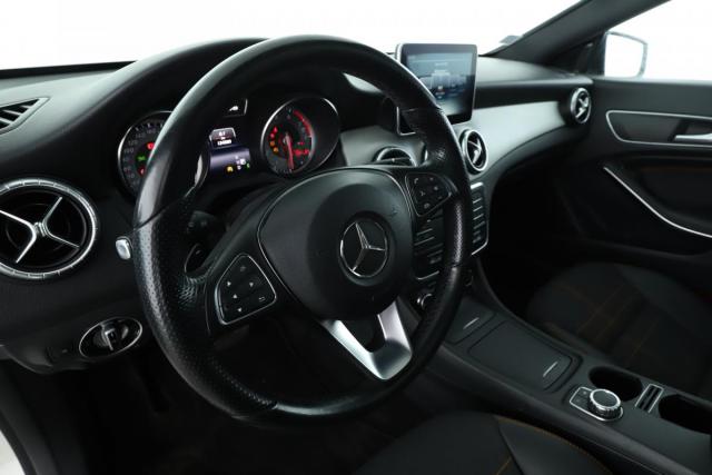 Mercedes Benz Cla Shooting Brake image 9