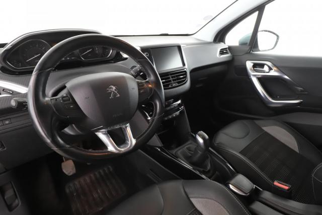 Peugeot 2008 image 2