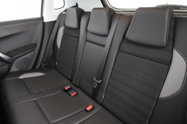 Peugeot 2008 image 6