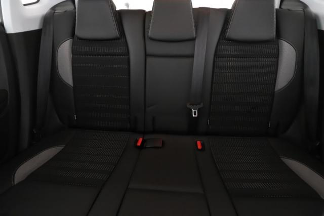 Peugeot 2008 image 9