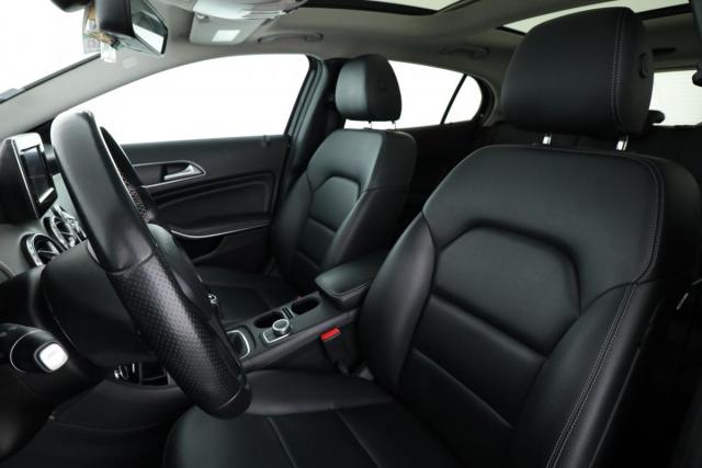 Mercedes Benz Gla image 7