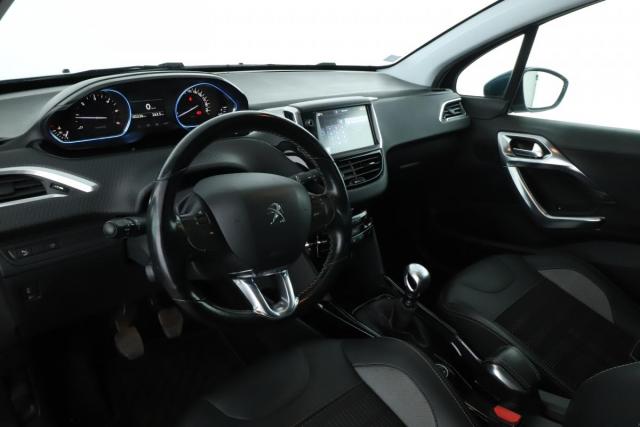 Peugeot 2008 image 8