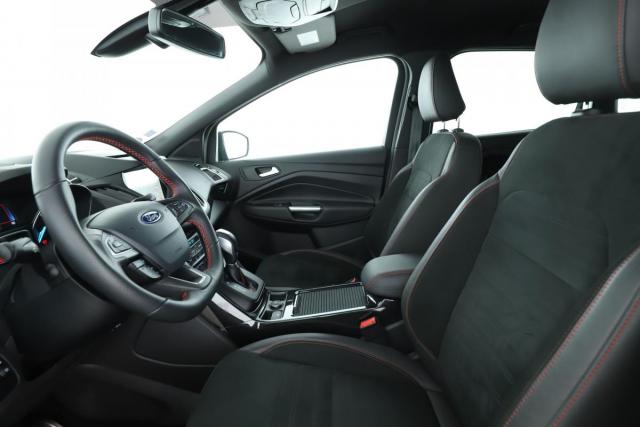 Ford Kuga image 8