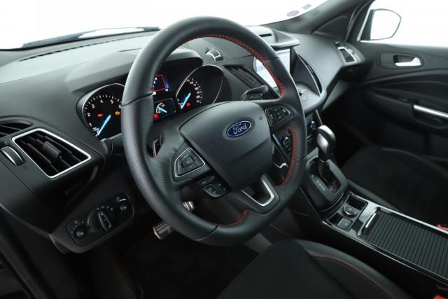 Ford Kuga image 9