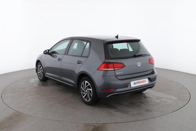 Volkswagen Golf image 9