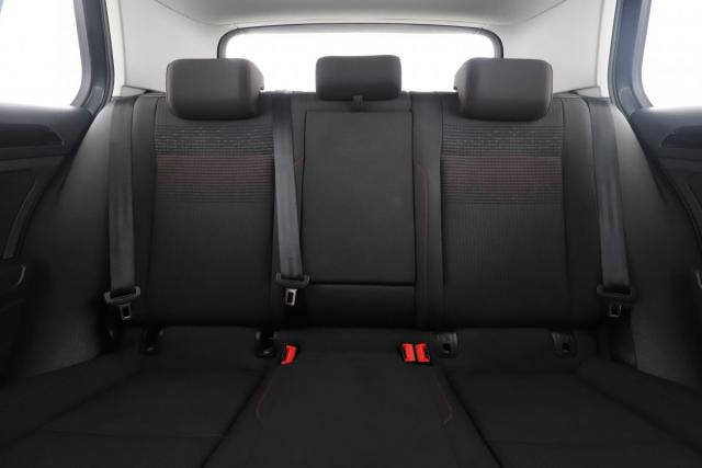 Volkswagen Golf image 8