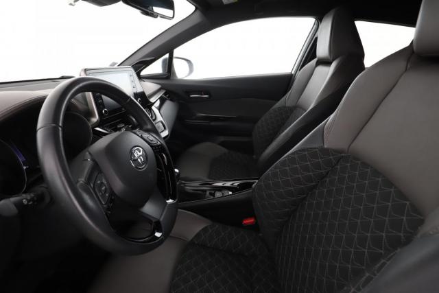 Toyota C-Hr image 1