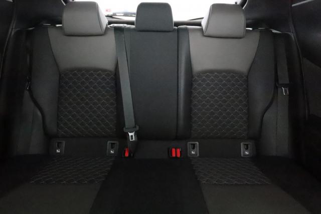 Toyota C-Hr image 5