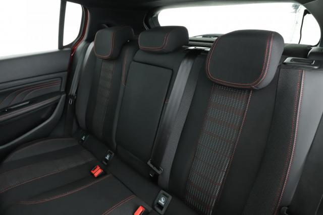 Peugeot 308 image 9