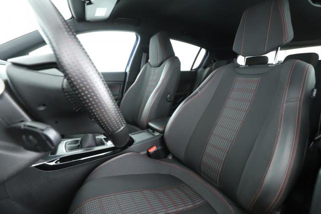 Peugeot 308 image 9