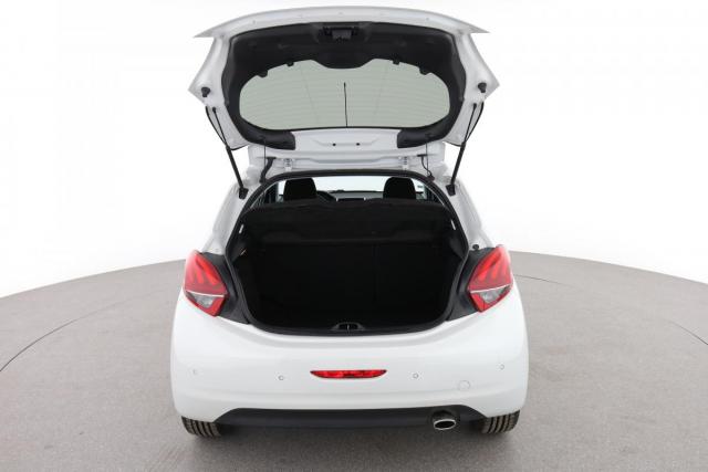 Peugeot 208 image 1